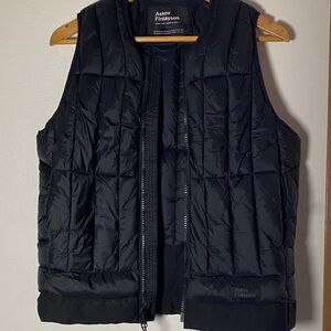 Women's Black Puffer Vest